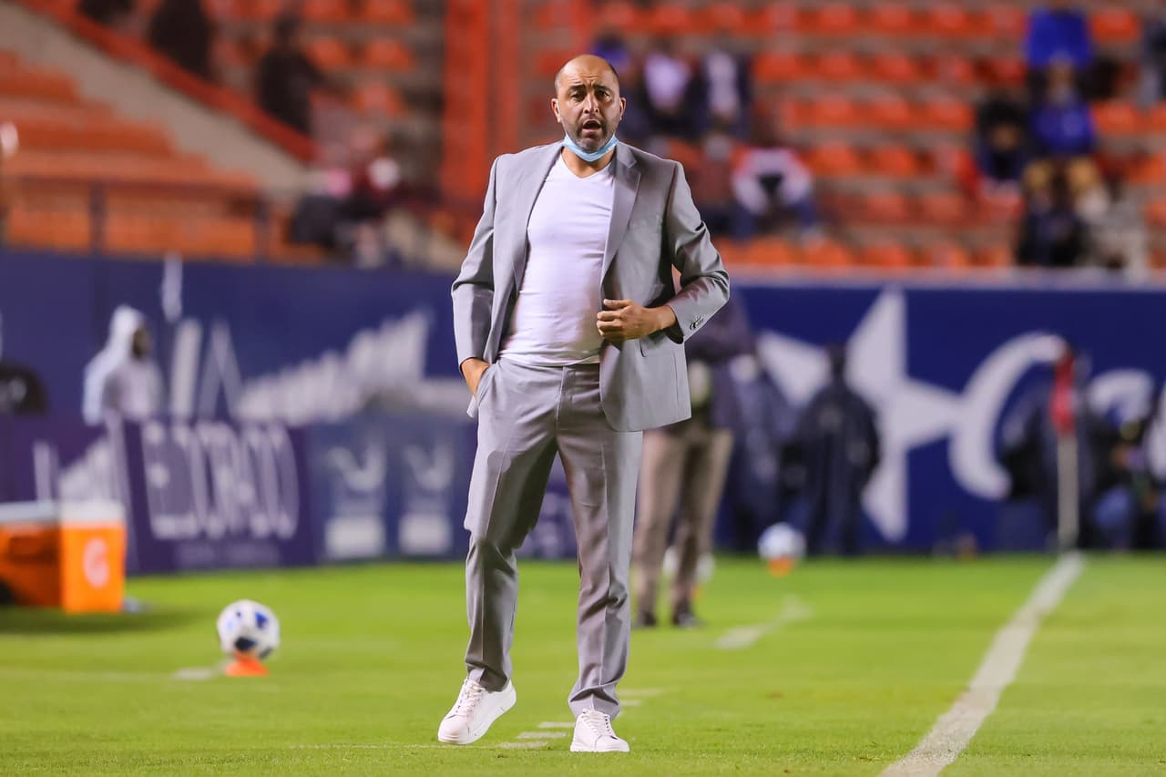 Cruz Azul y Atlético de San Luis tuvieron claras opciones de gol pero ‘Trapito’ Barovero y Sebastián Jurado bajaron la ‘cortina’ para mantener el empate que al final finiquitaron en el marco de la Jornada 6 del Grita México A21.