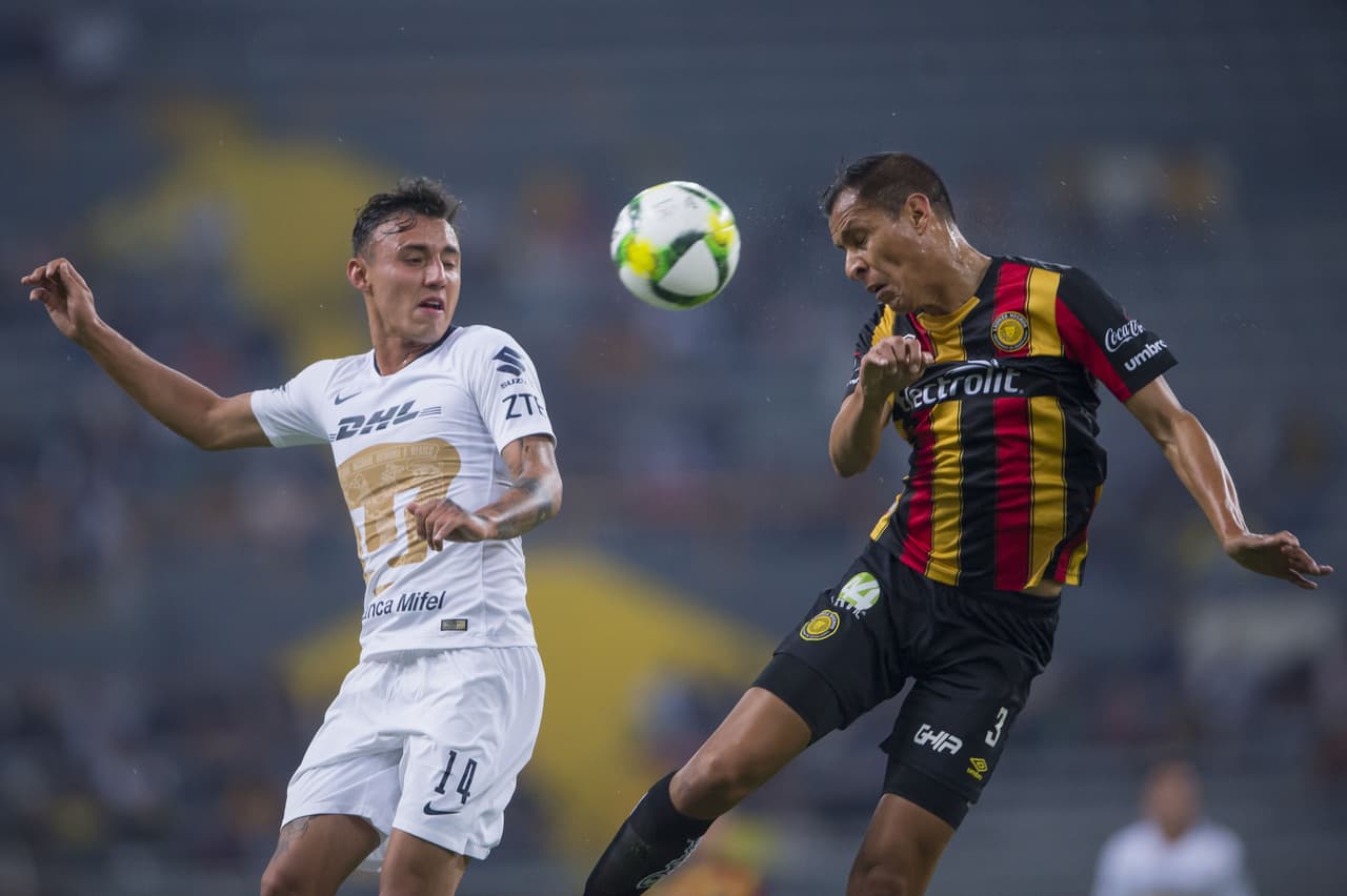 Hasta los pirmeros 25 o 30 minutos de partido, los de casa tuvieron las mejores ocasiones de gol, incluyendo un mano a mano con el portero azul y oro que no pudieron concretar los Melenudos.
