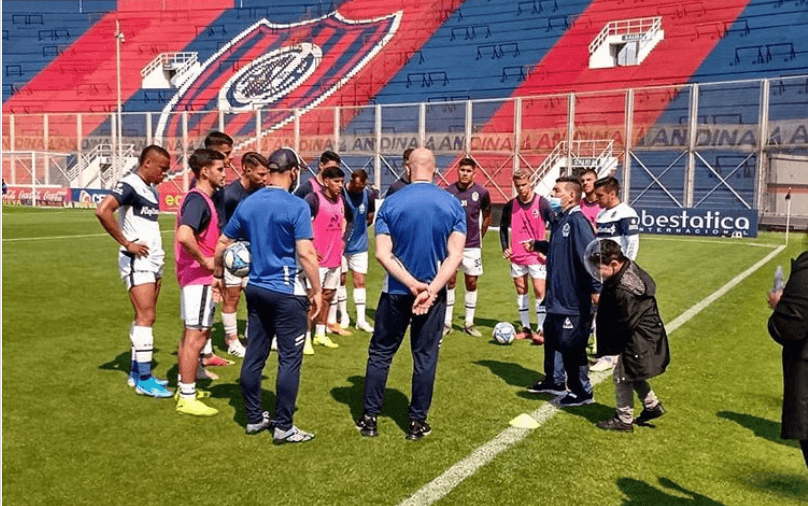 Maradona se someterá a prueba tras positivo en Gimnasia 