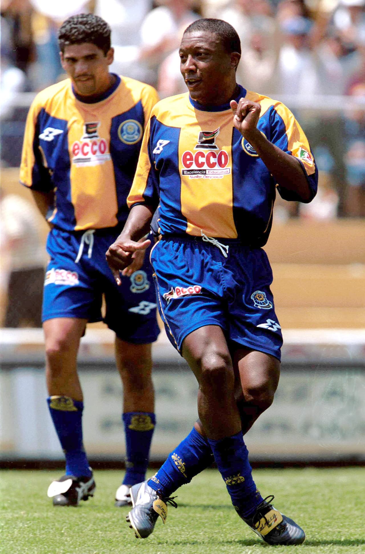 En la región conocida como El Bajío (Jalisco, Guanajuato, Querétaro y Michoacán), Marval solía vestir a clubes modestos como La Piedad del goleador Claudinho.