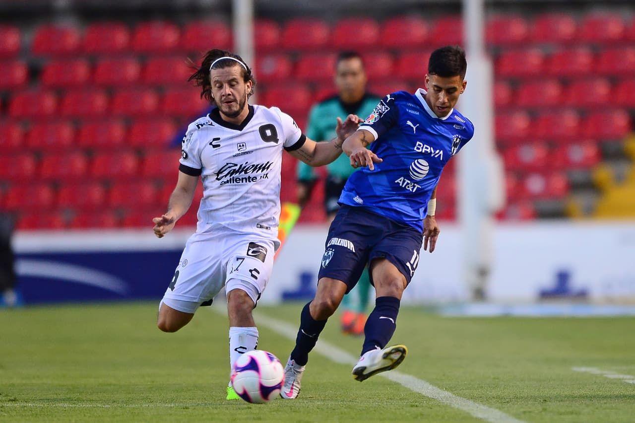 Monterrey tiene más llegadas que los Gallos, pero continúan sin ser de mucho peligro.