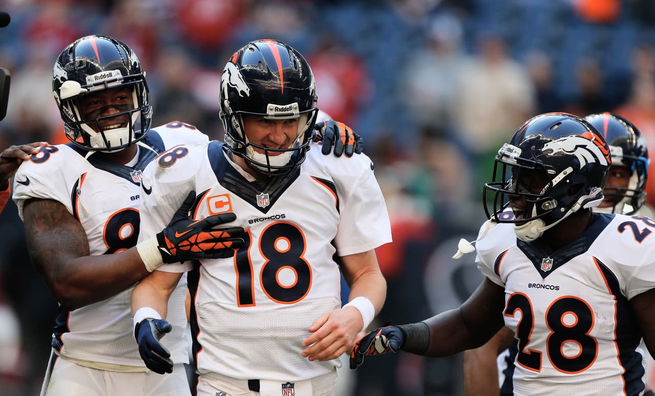 Peyton también lanzó un récord sin precedentes de 55 pases de touchdown y 5,477 yardas por aire con un promedio de 8.3 yardas por intento y un índice de pasador de 115.1.