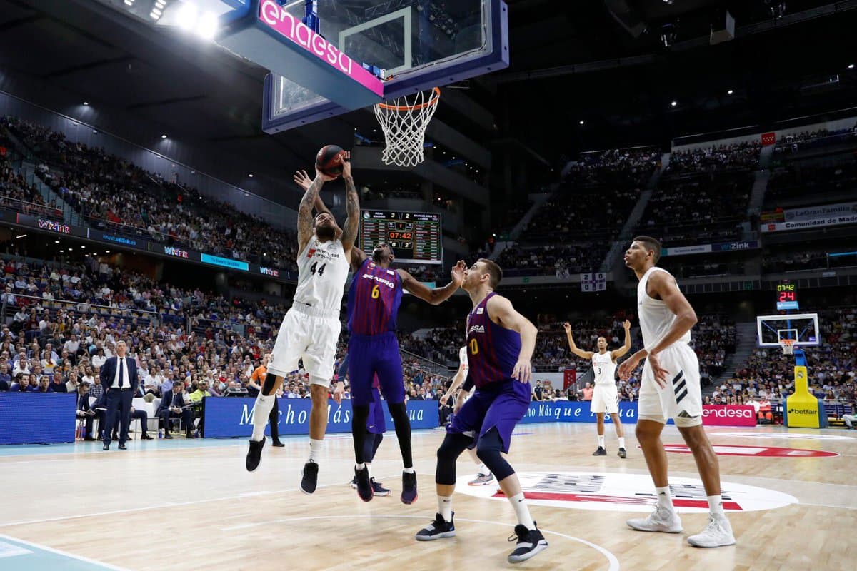 Con alta intensidad en la duela se vivió este clásico del baloncesto español entre los dos clubes más importantes.
