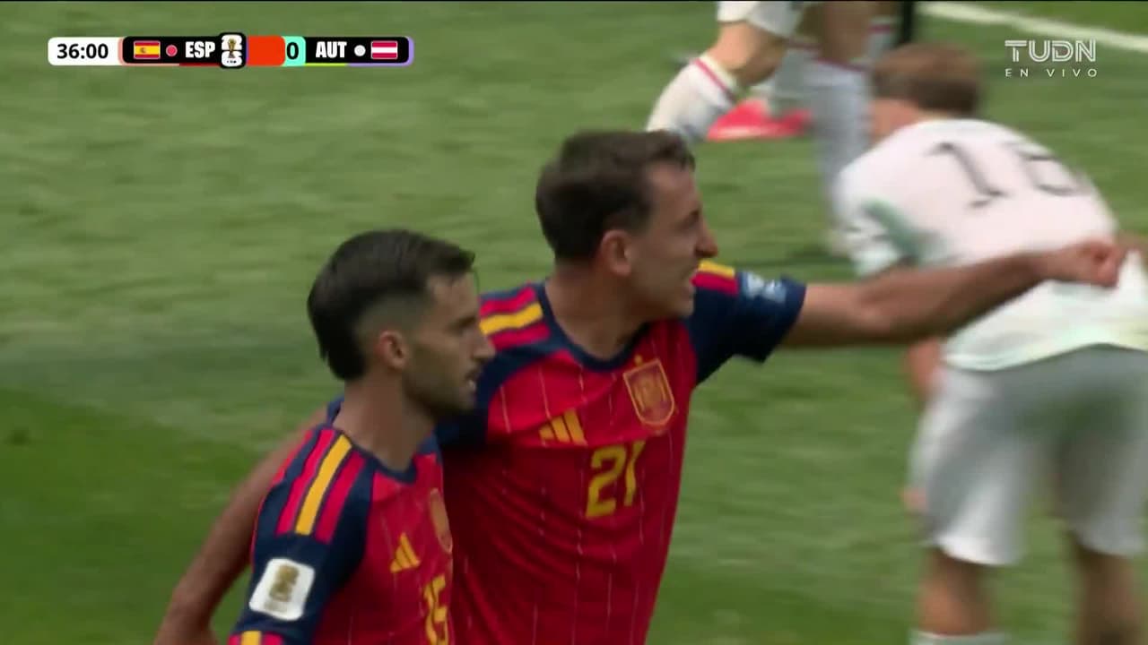 ¡Golazo de España! Mikel Oyarzabal con una definición de billar para el 1-0