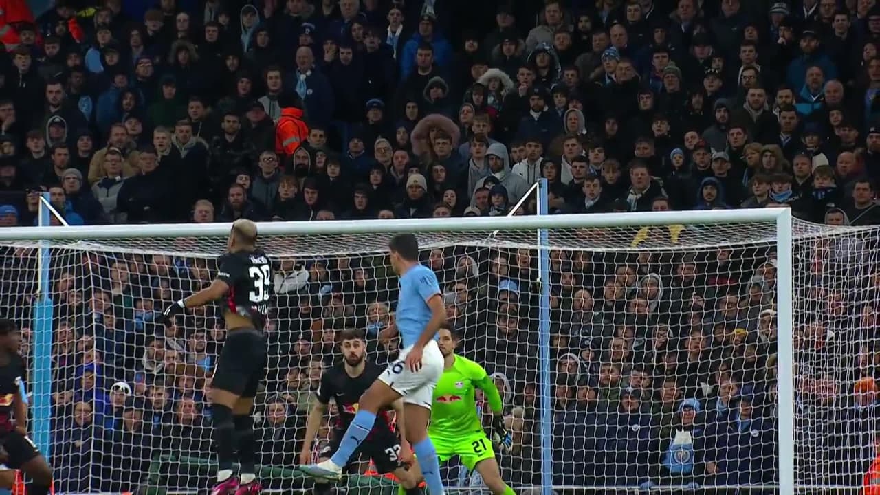 ¡GOL!  anota para Manchester City. Erling Haaland