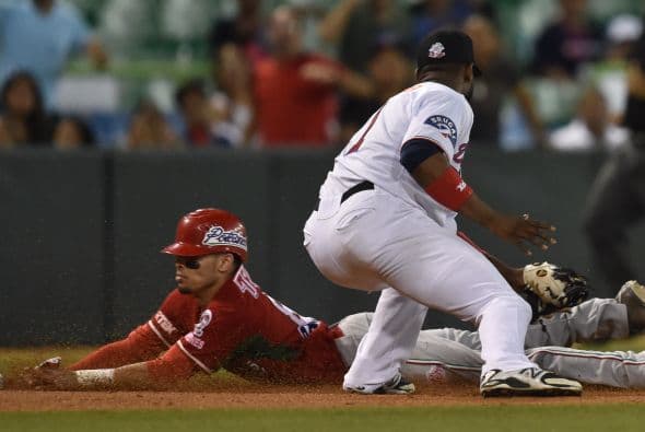 Los Tomateros aumentaron la cuenta 2-0 al ligar boleto a José Manuel Rodríguez, toque de sacrificio de Walter Ibarra e imparable al centro de Alí Solis.