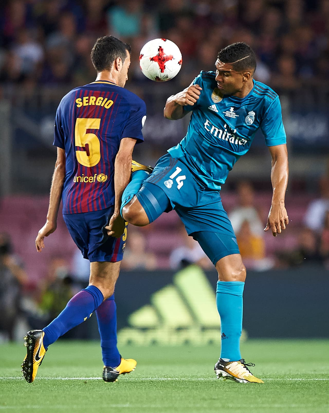 Tanto en el 4-3-3 de Brasil como en el 4-3-3 de Zinedine Zidane con el Real Madrid, el dueño de la posición de mediocentro es el gran Casemiro.