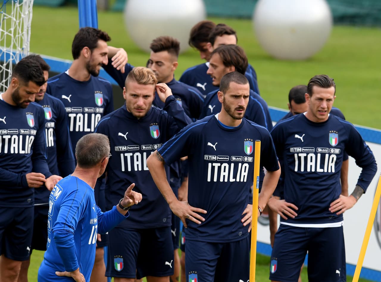 Lorenzo Insigne, Leandro Bonucci, y demás, ya están pensando en los partidos de la Azzurra ante Macedonia y Albania. El cupo directo a Rusia 2018 está complicado, pero el repechaje está a la vuelta de la esquina.