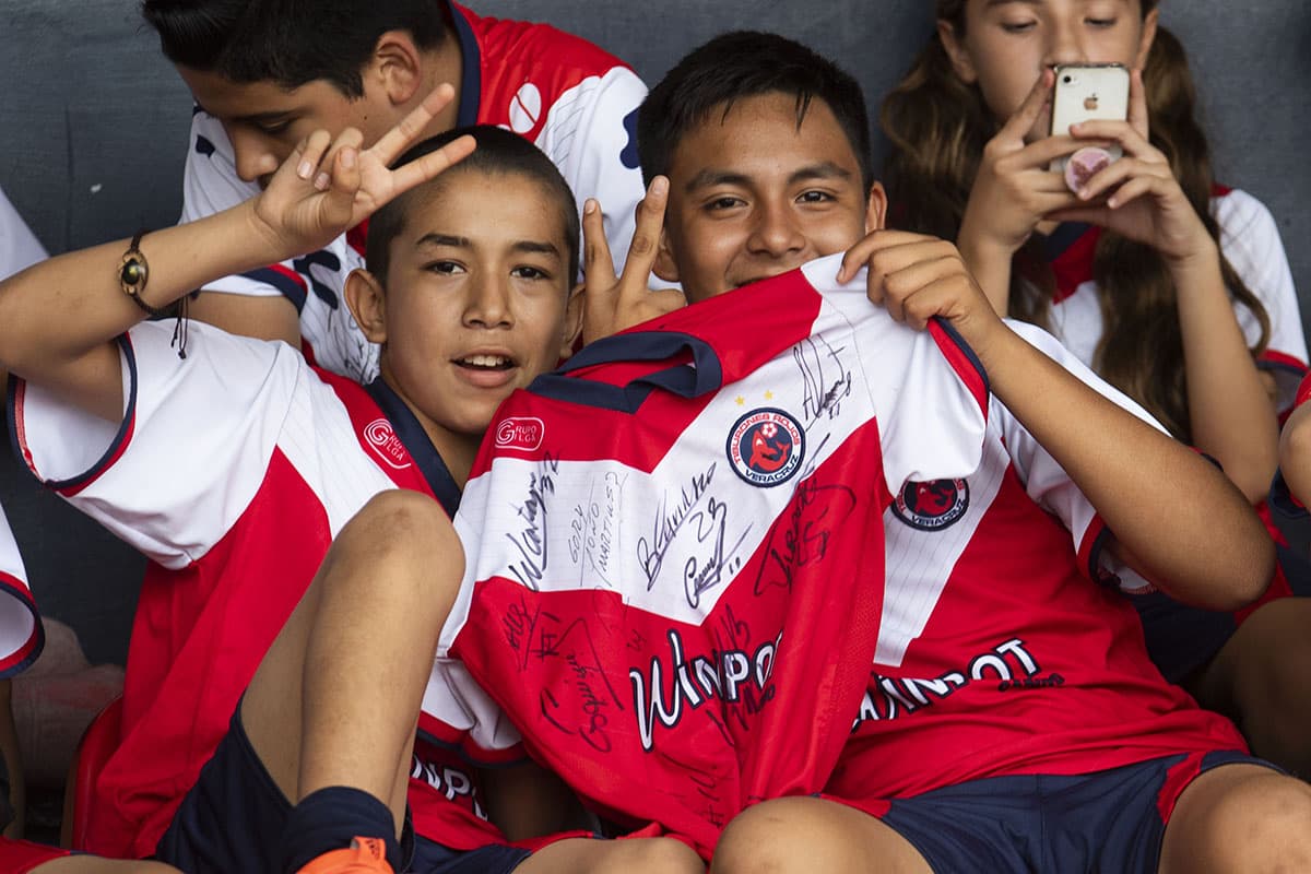 Fanáticos de Veracruz aguardan por el inicio del partido contra Monarcas Morelia en el Estadio Luis Pirata Fuente, por la jornada 3 del Apertura 2018 de la Liga MX.