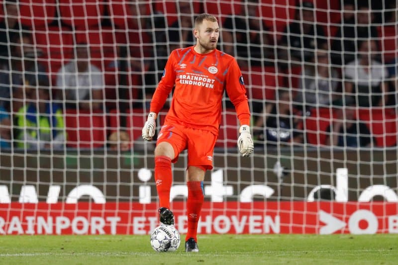 El guardameta de los visitantes no fue exigido y se mostró con una actuación bastante tranquila.