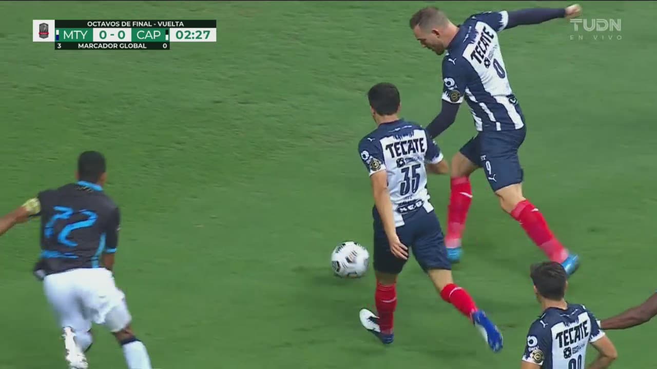 ¡Rayados avisa! El ‘Toro’ Janssen tuvo la primera de peligro