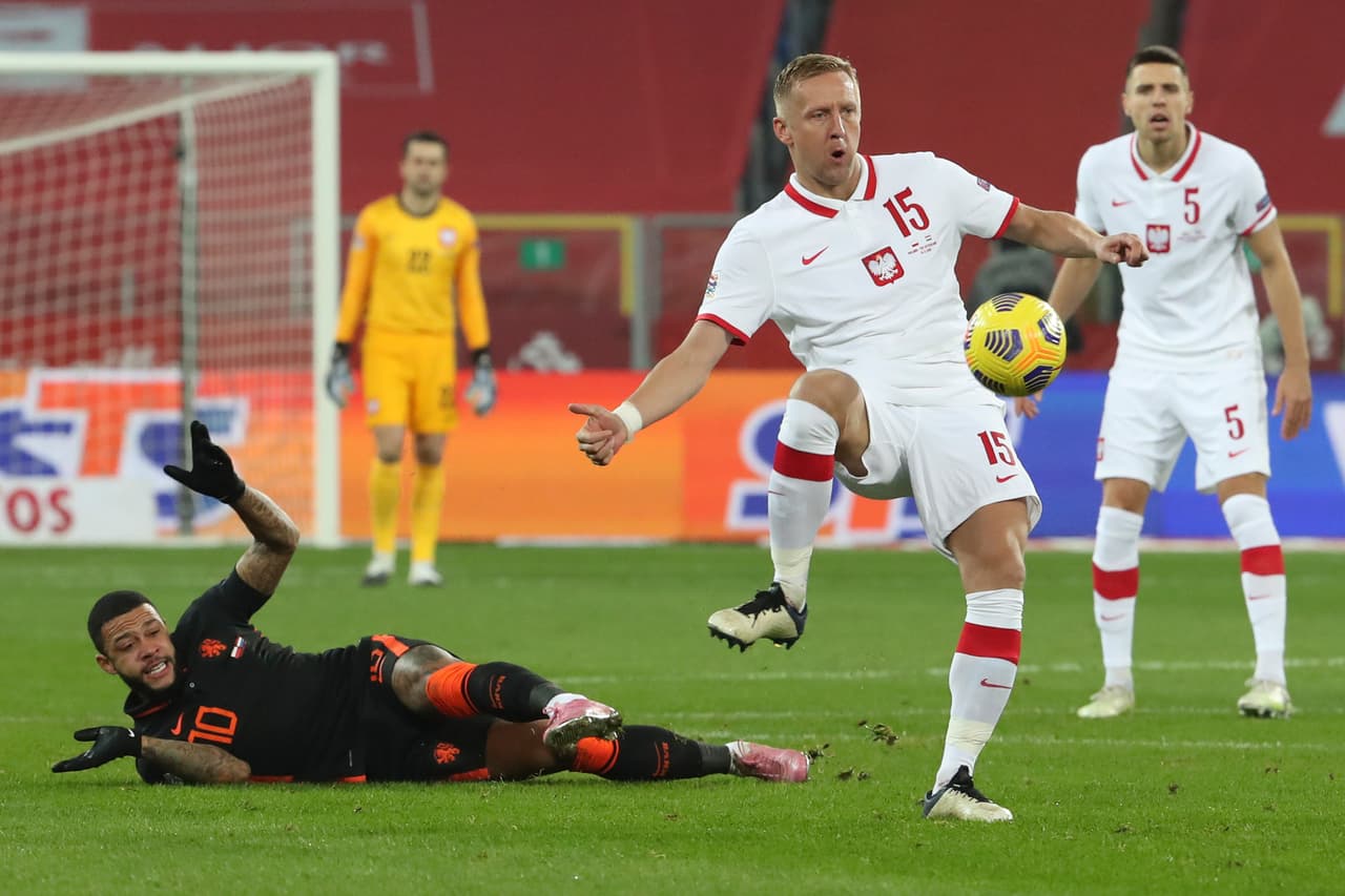 Los neerlandeses le dieron vuelta al partido sobre la recta final; ambos concluyen su participación en la justa europea. | Jozwiak (5’) abrió el marcador para Polonia. Depay (77’) igualó y Wijnaldum (84’) dio vuelta al marcador. Neerlandeses y polacos se despiden de la justa tras conseguir 11 y 7 unidades, respectivamente.