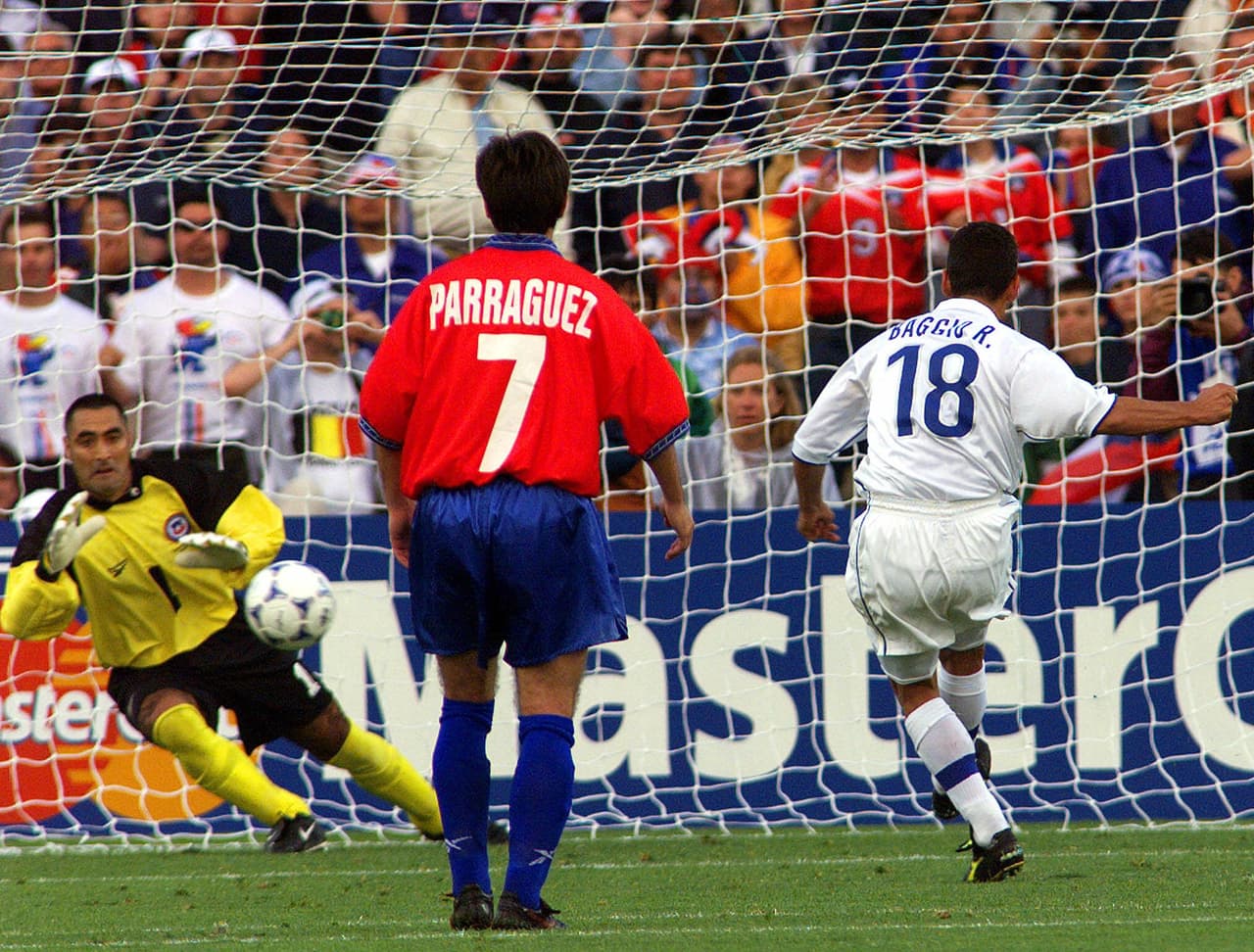 Entonces, llegó un penalti a favor de Italia al final del partido y fue Baggio quien asumió la responsabilidad.