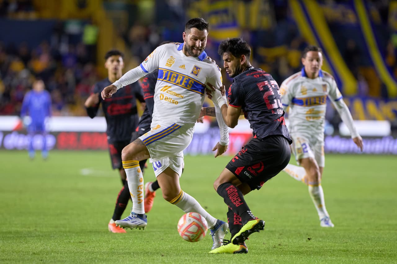 Tigres de la UANL se presentó en su estadio para recibir a los rojinegros del Atlas para su fecha de la Copa por México y consiguió la victoria por la solitaria anotación de Jesús Angulo con lo que los locales se quedaron con la victoria en 'El volcán'.