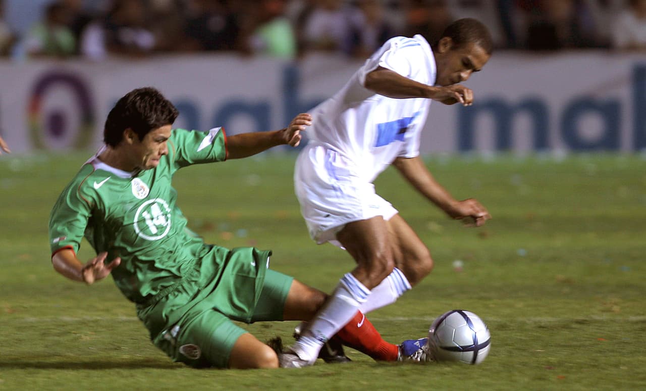 México visitó a Guatemala y se impuso 0-2 en medio de una superioridad evidente en el hexagonal, que dominó de principio a fin.