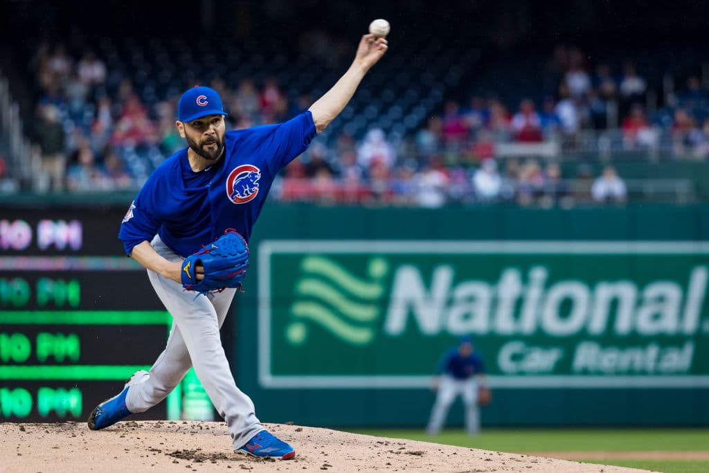 A mediados de campaña de 2018 fue canjeado a los Chicago Cubs, equipo que llegó al Playoff. Tuvo ocho apariciones y una salida, en la cual cargó con el revés.