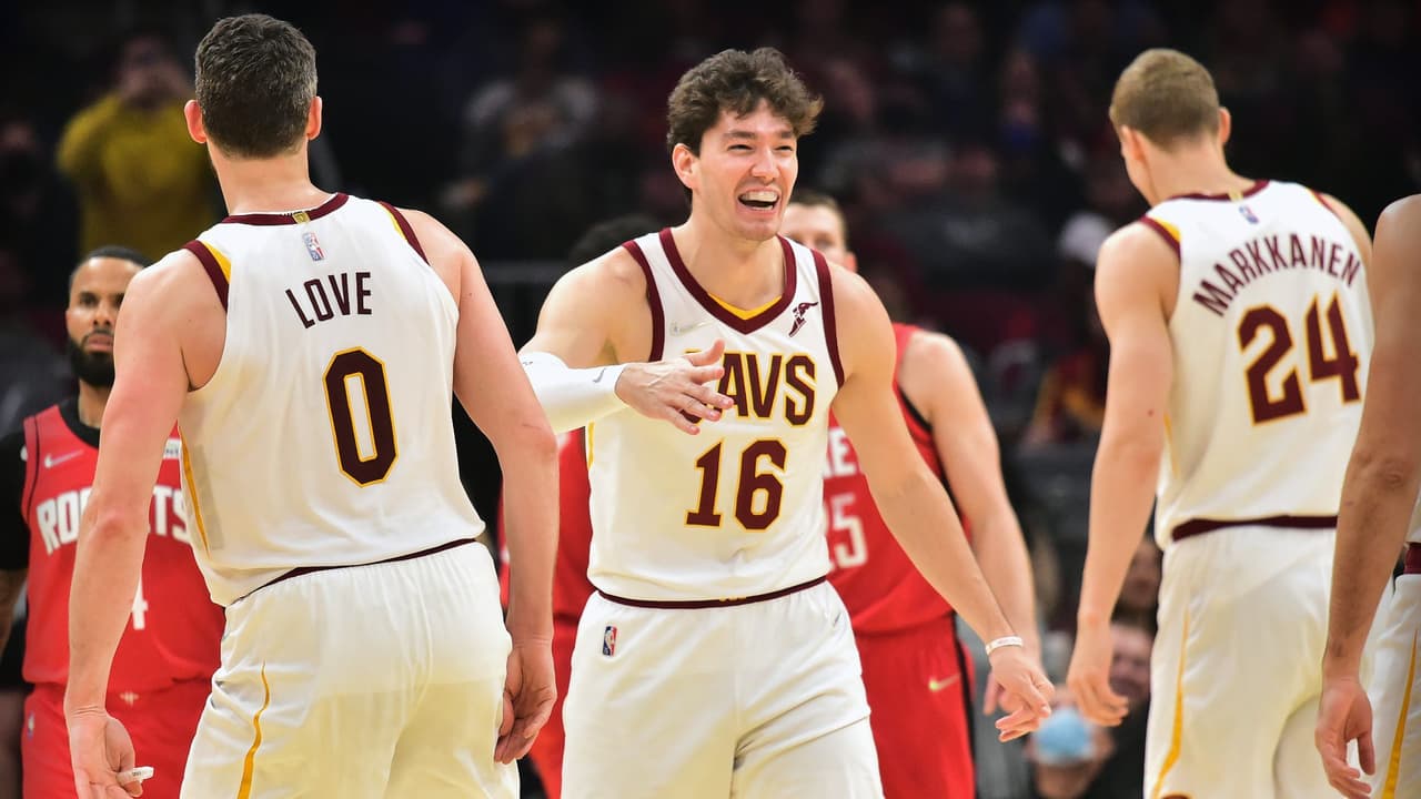 Cavs arrollan a los Rockets y siguen imparables en la NBA