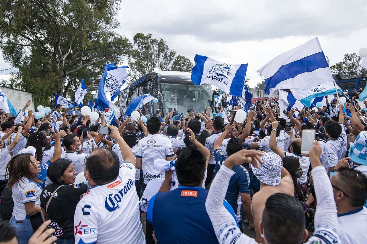 El recibimiento de la afición a su equipo en Puebla fue espectacular.