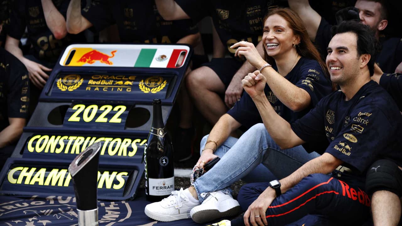 Checo Pérez orgulloso de ser campeón mundial de la F1 con Red Bull