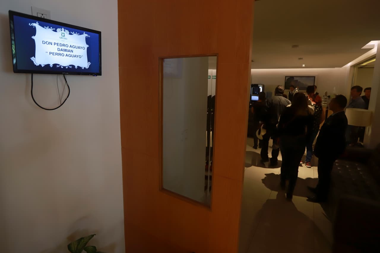 Los seres queridos del ex luchador Pedro "Perro" Aguayo, quien falleció a los 73 años de edad, estuvieron en el funeral de la leyenda de la lucha libre mexicana, celebrado en Gayosso.