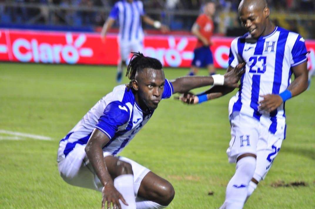 'La Panterita' Alberth Elis anotó un tanto en el triunfo 2-1 de Honduras frente a Chile en San Pedro Sula. El atacante de Houston Dynamo sigue probando su valía con el equipo nacional.