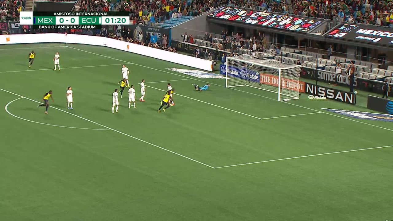 ¡GOL!  anota para Ecuador. Jhonny Quiñónez