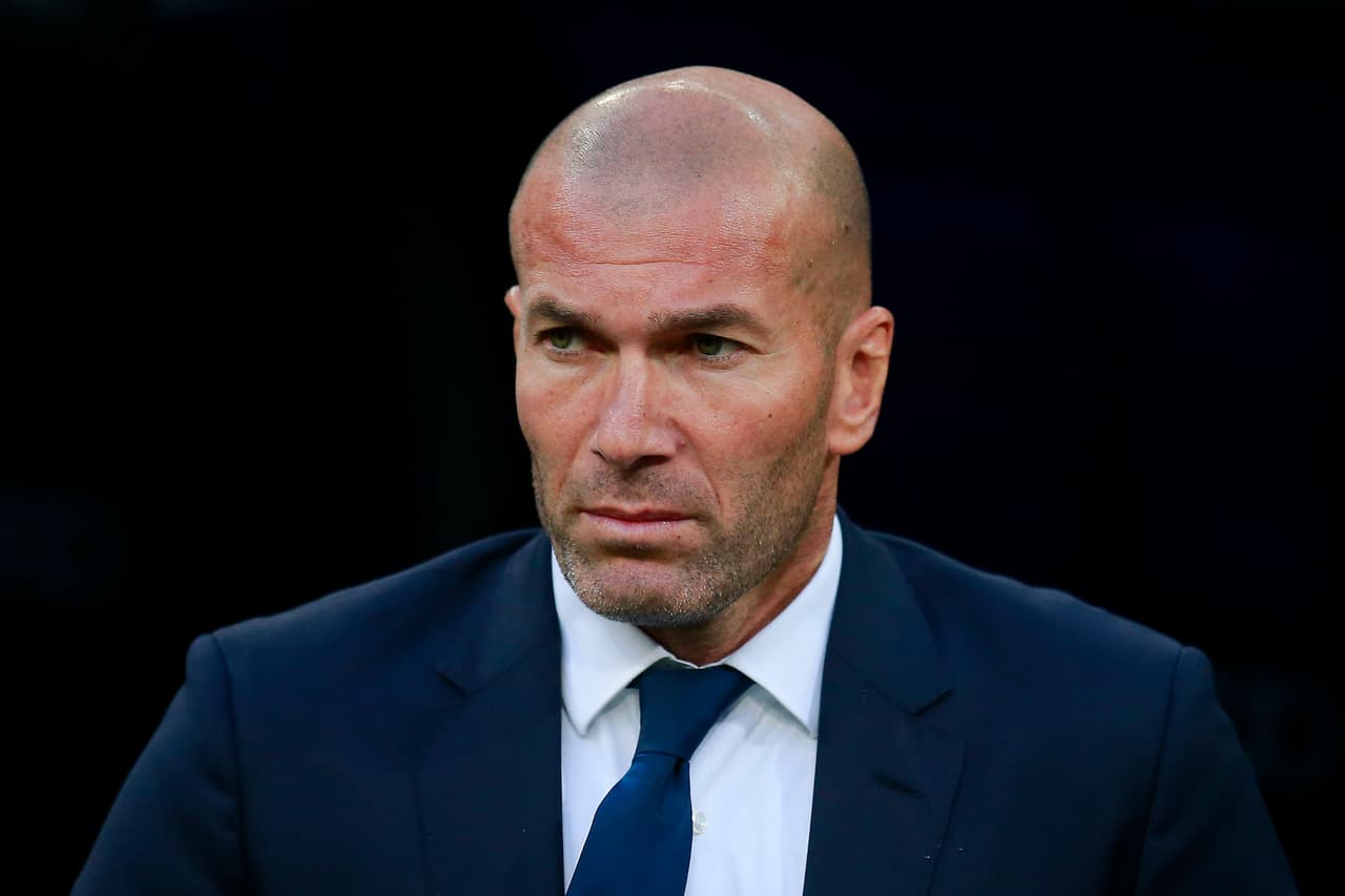 MADRID, SPAIN - SEPTEMBER 21: Coach Zinedine Zidane of Real Madrid CF looks on as he enters to the pitch prior to start the La Liga match between Real Madrid CF and Villarreal CF at Santiago Bernabeu stadium on September 21, 2016 in Madrid, Spain. (Photo by Gonzalo Arroyo Moreno/Getty Images)