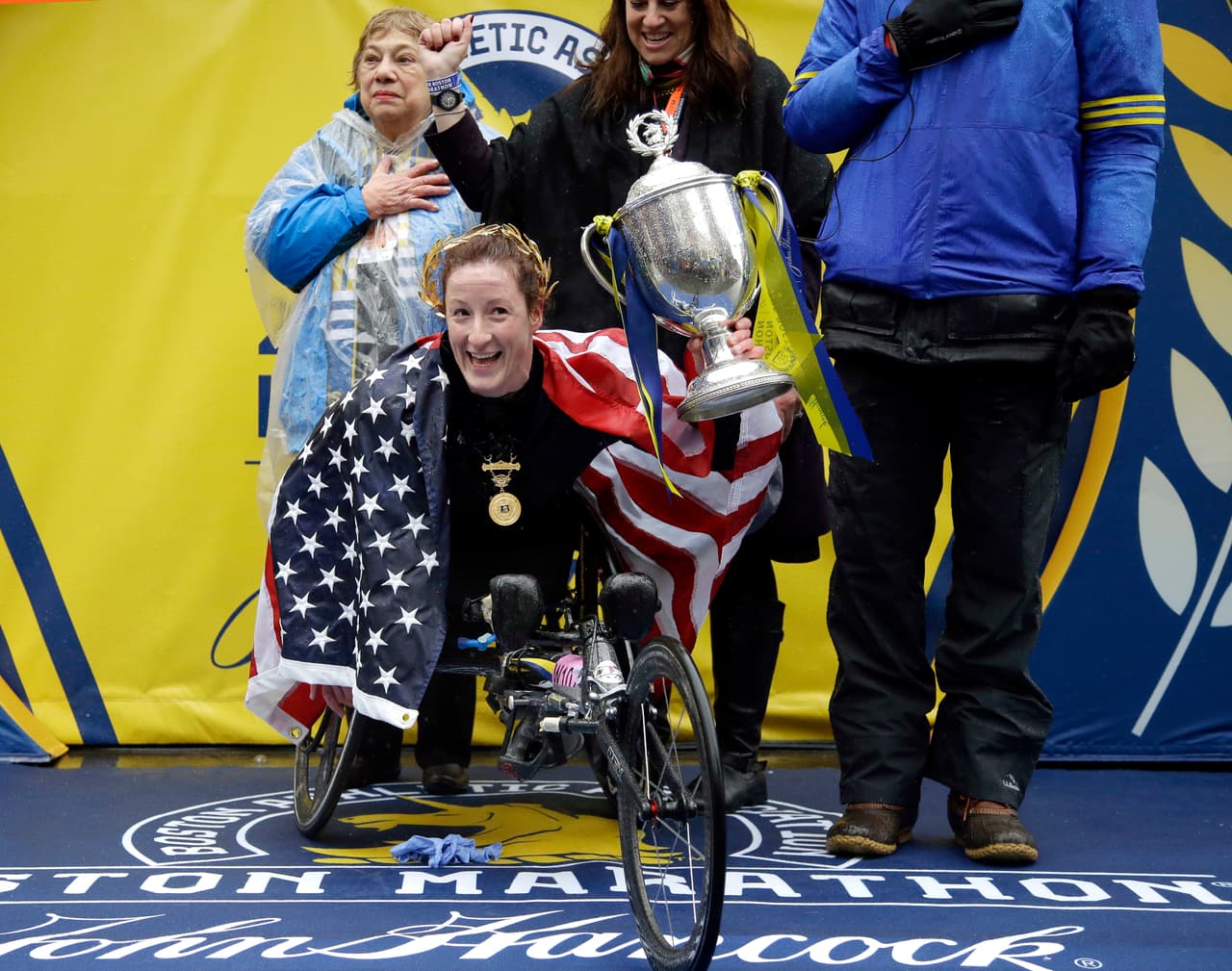 Tatyana Mcfadder ganó la división de silla de ruedas en mujeres.