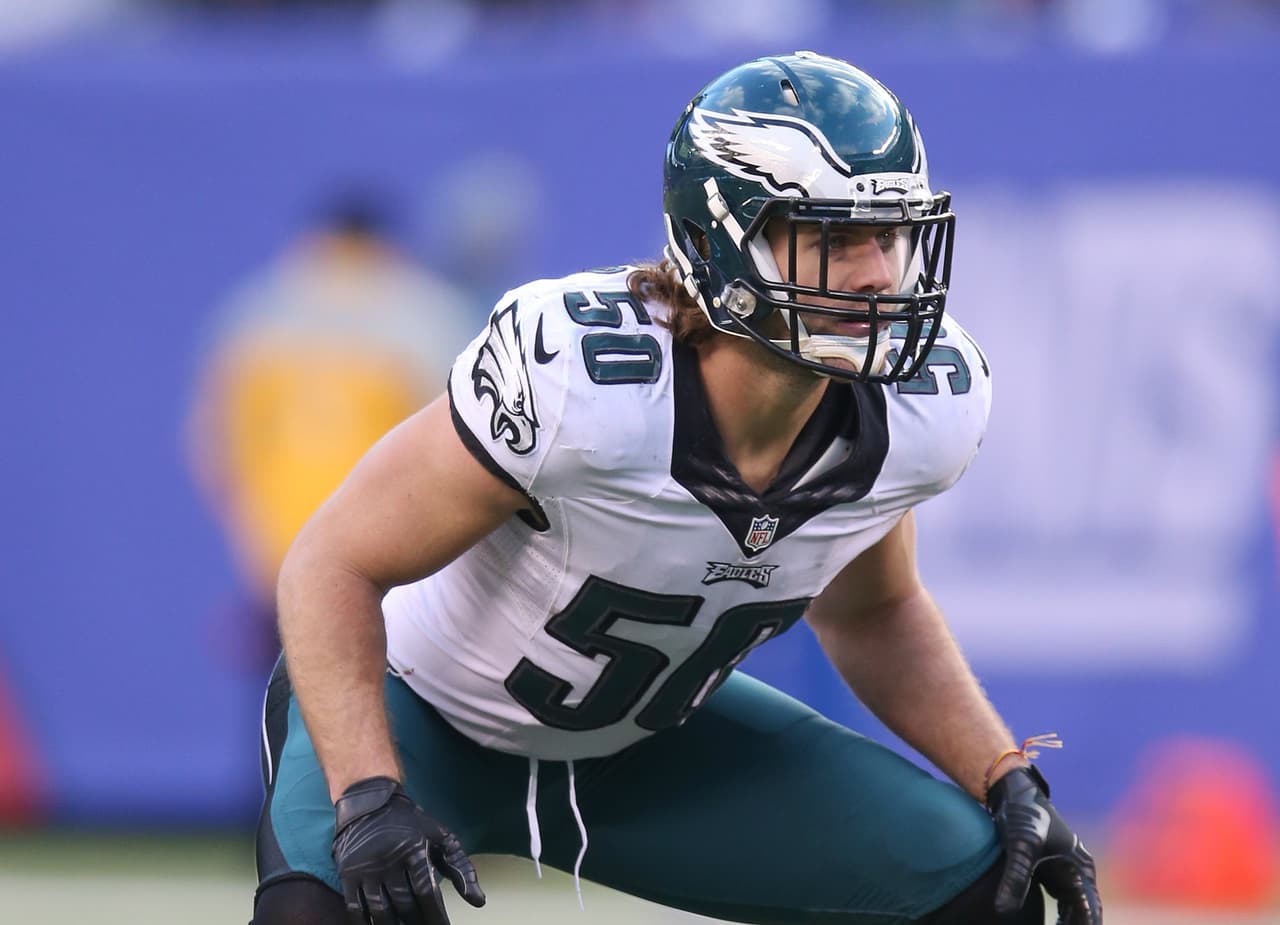 Los Eagles y los Dolphins cambiaron selecciones de primera ronda en cambio Maxwell-Alonso