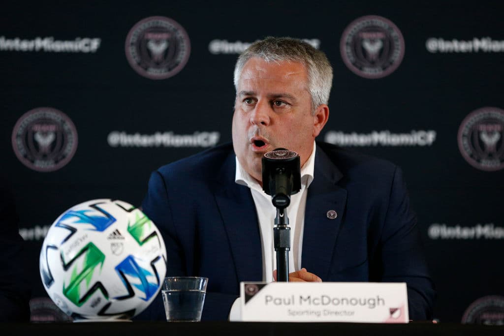 <b>Paul McDonough</b>
<br>El director deportivo del Inter Miami tiene un gran reto por delante, pues es el primer año de este club y las cosas no deben tomarse a la ligera. Aún nos suenan los nombres de los tres ‘jugadores designados’ y el tiempo corre.
