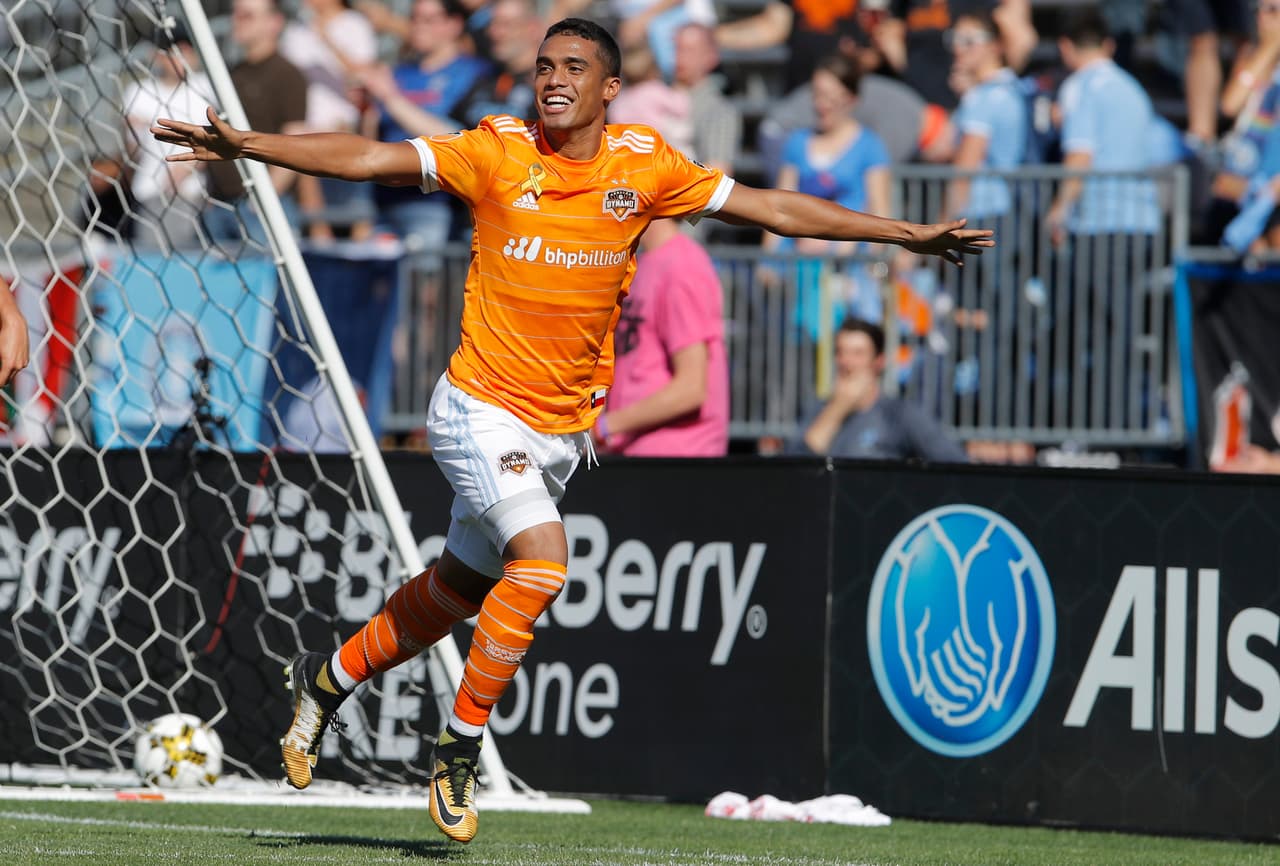 El cafetero Mauro Manotas salvó un punto para Houston en el regreso de David Villa al City