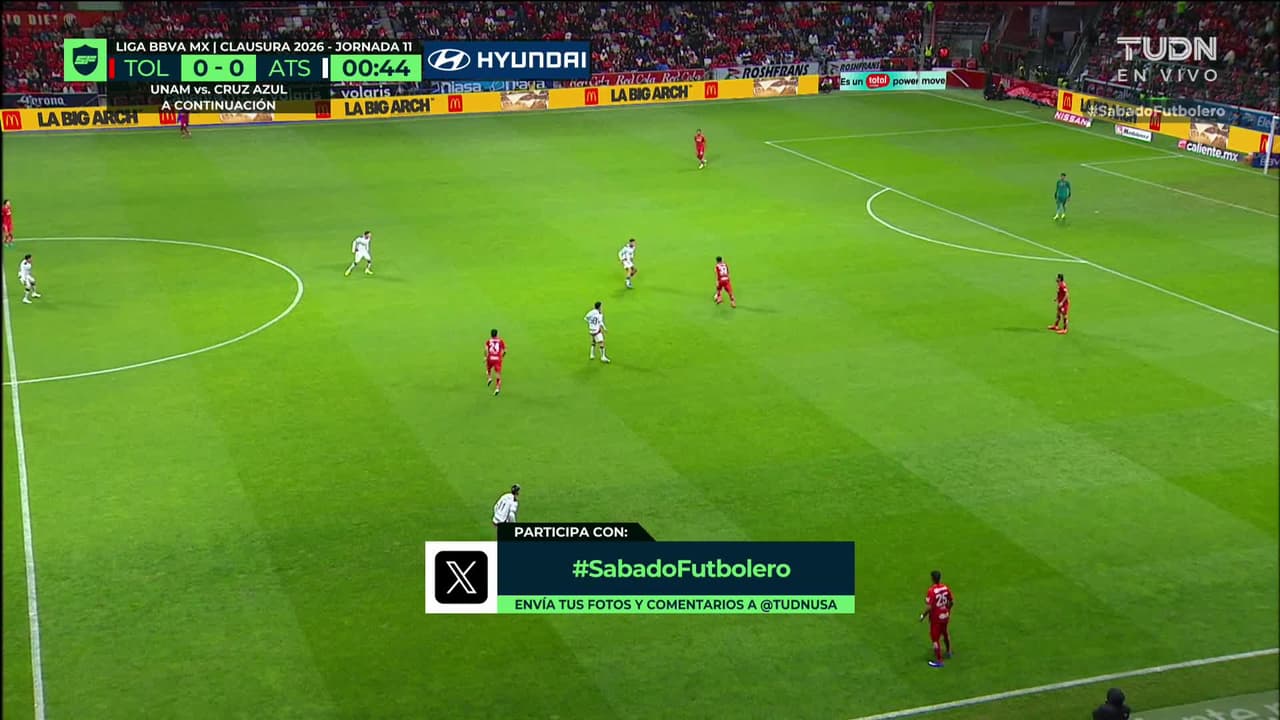 Arranca el partido y la pelota está en juego.