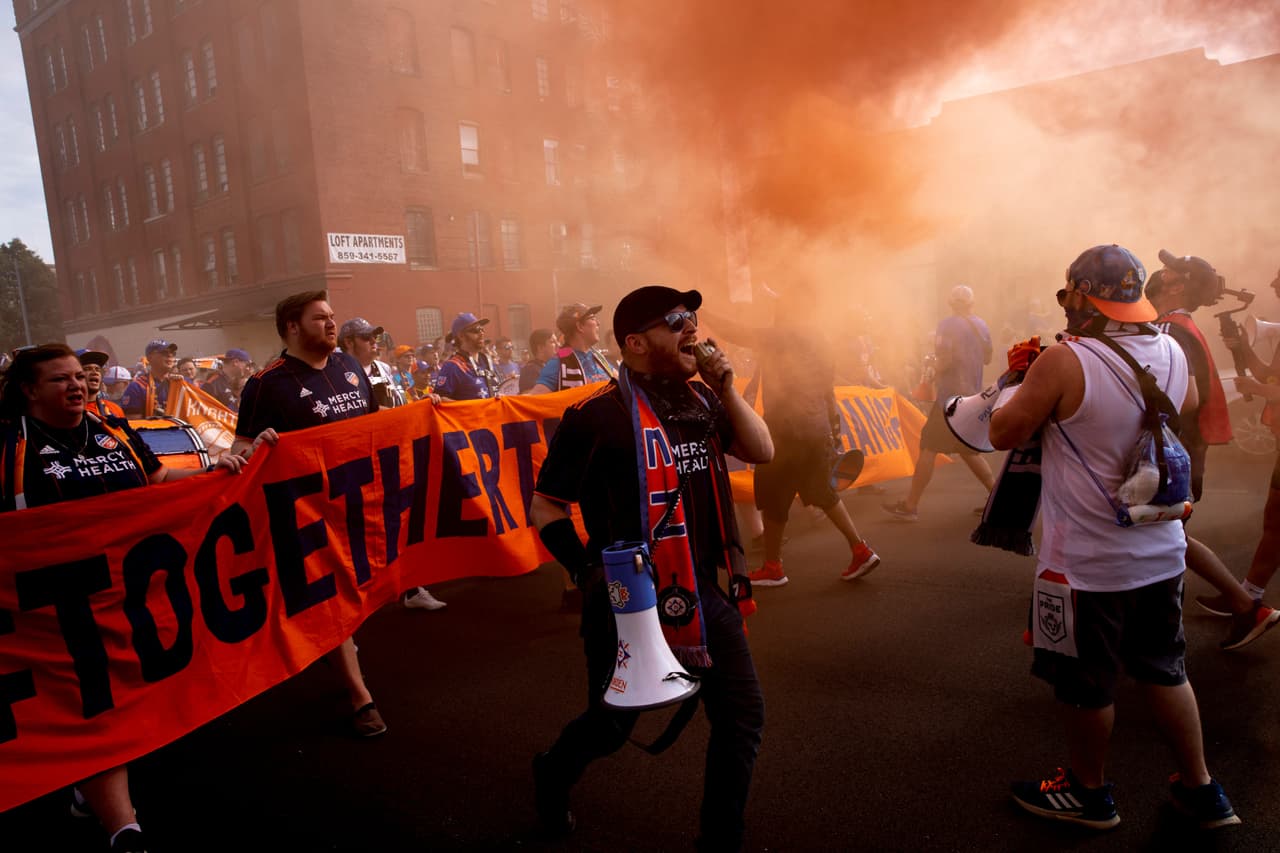 El ritual en Cincinnati se mantiene vivo alrededor del TQL Stadium, pero el equipo volvió a perder en casa ante un Colorado Rapids que se acerca a las primeras posiciones.
<br>