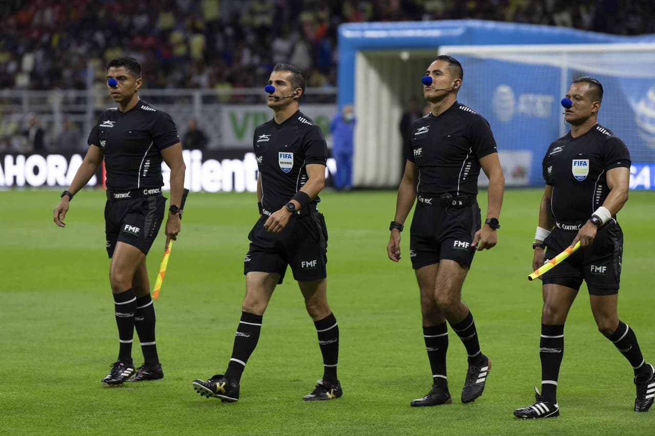 En aquel encuentro disputado en el estadio Azteca las Águilas, se enfrentaron el tercer y cuarto lugar del torneo con arbitraje de Fernando ‘Curro’ Hernández que robó protagonismo.