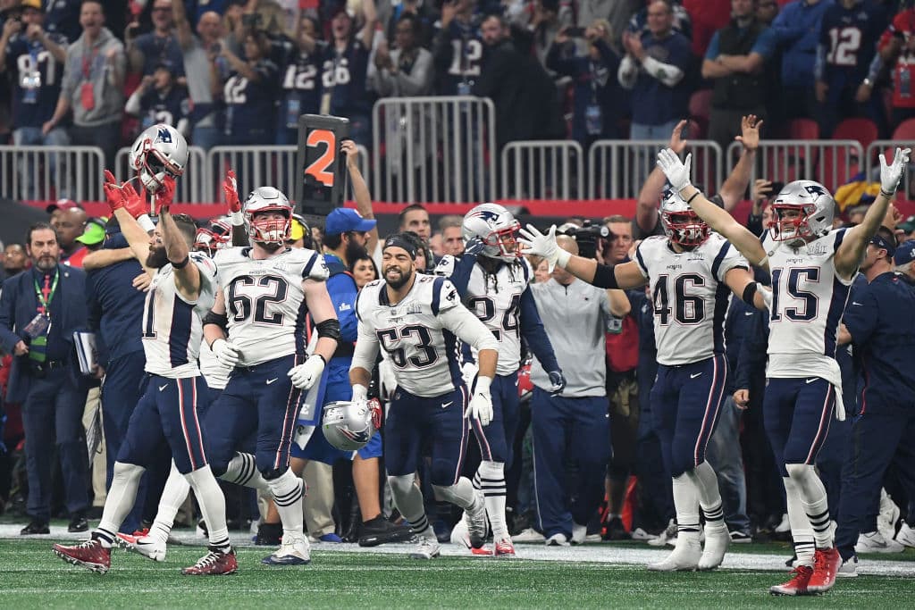 Los New England Patriots superaron 13-3 a los LA Rams para conseguir su sexto campeonato en la NFL e igualar a los Pittsburgh Steelers con seis títulos.