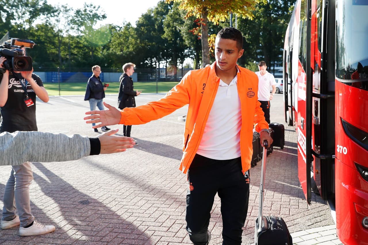 Llegada de los jugadores al Mandemakers Stadion