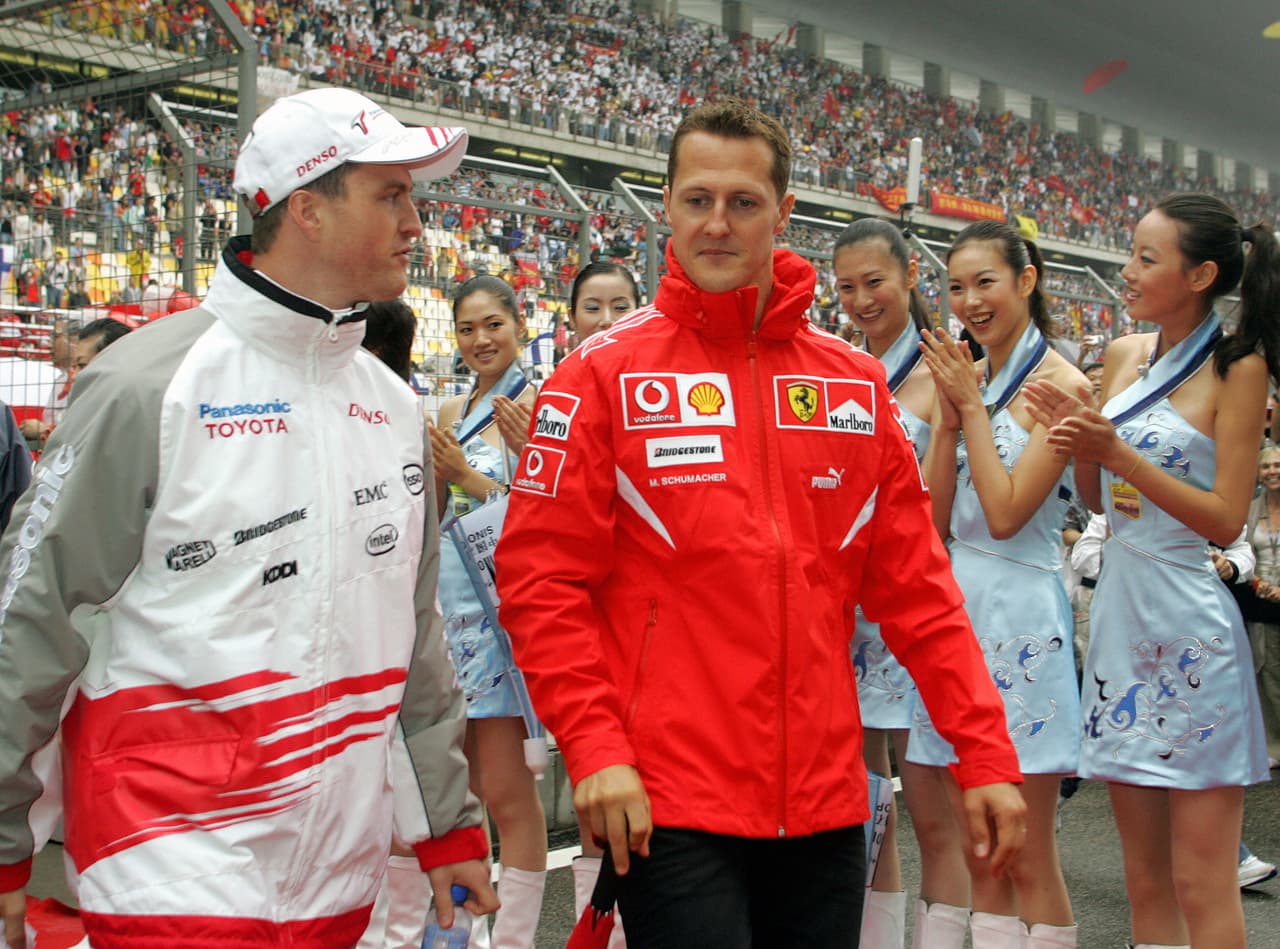 Michael Schumacher llegó a la carrera 16 de la temporada de Fórmula 1 en 2006 con la obligación de ganar en China para mantenerse en la pelea por el título de pilotos.