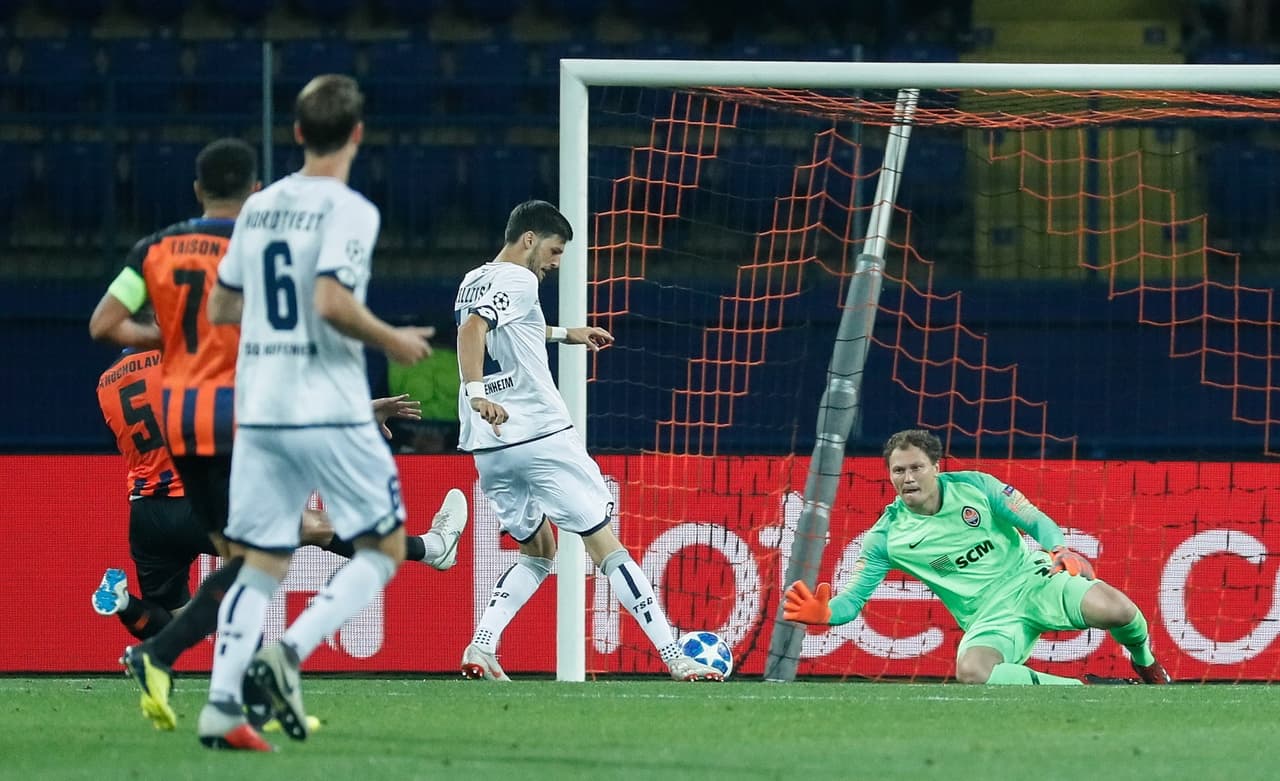 Muy temprano, al minuto 6, el mediocampista Florian Grillitsch se encargó de poner el 1-0 a favor de la escuadra alemana con esta definición.