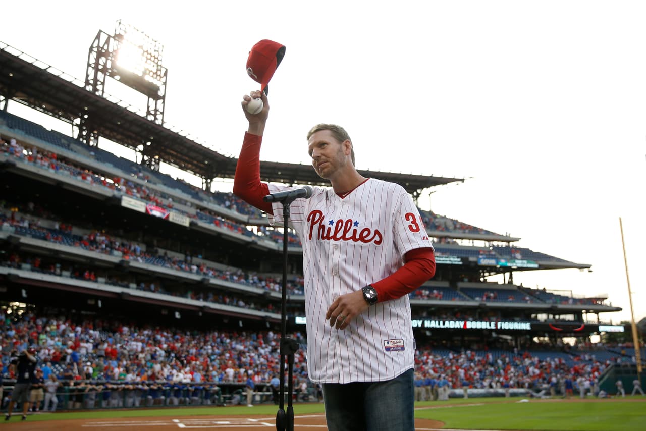 En diciembre de 2009 fue presentado como nuevo jugador de Philadelphia Phillies por un contrato de 60 millones de dólares.