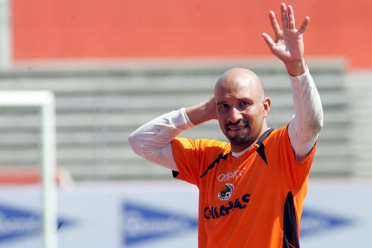 En 2009, dio el salto a Juaguares de Chiapas y allí se repotenció para volver a estar en el radar del 'Tri', justo para el Mundial de Sudáfrica 2010.