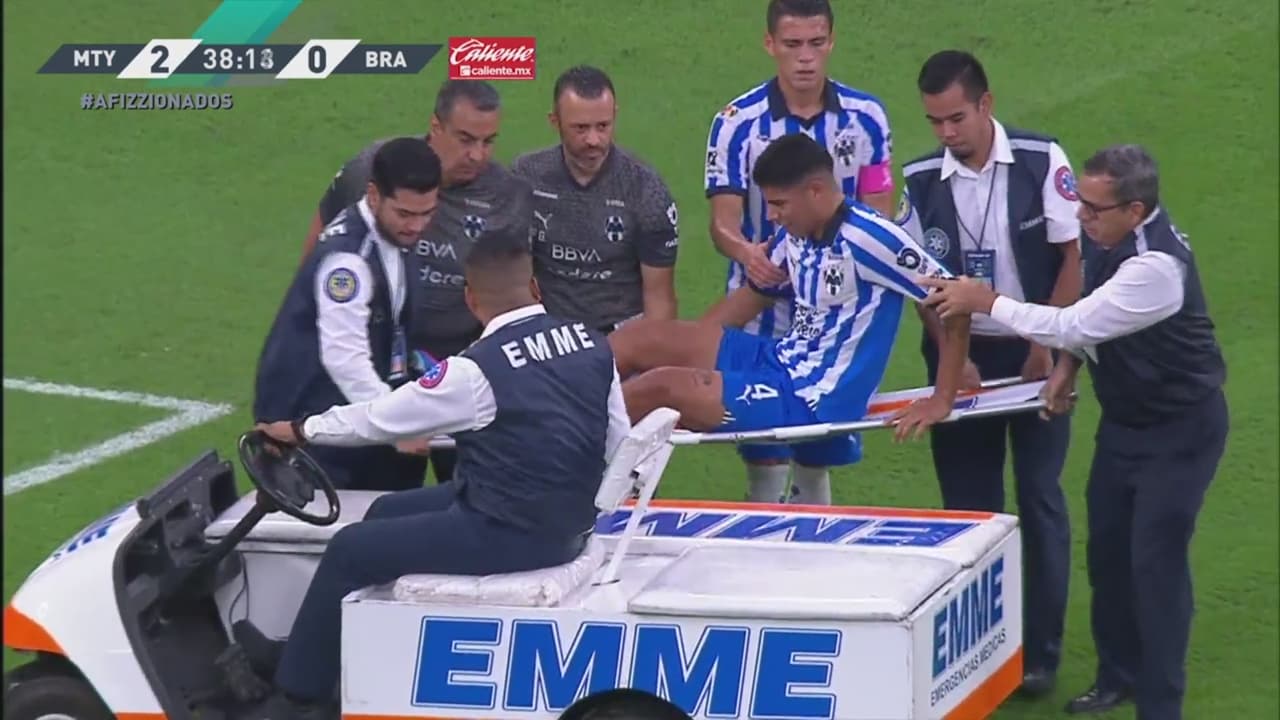 ‘Toro’ Guzmán sale por lesión tras su convocatoria al Tri