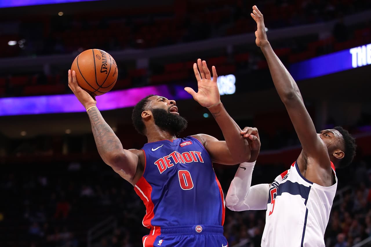 <b>Wizards 112-121 Pistons: </b>en Detroit Andre Drummond se robó el show con 32 puntos y 17 asistencias, superior a los 31 puntos, nueve asistencias y nueve rebotes de Blake Griffin. Los locales se siguen aferrando a la octava posición del Este.