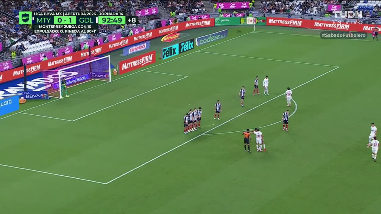 ¡TIRO ATAJADO! disparo por Kevin Castañeda.
