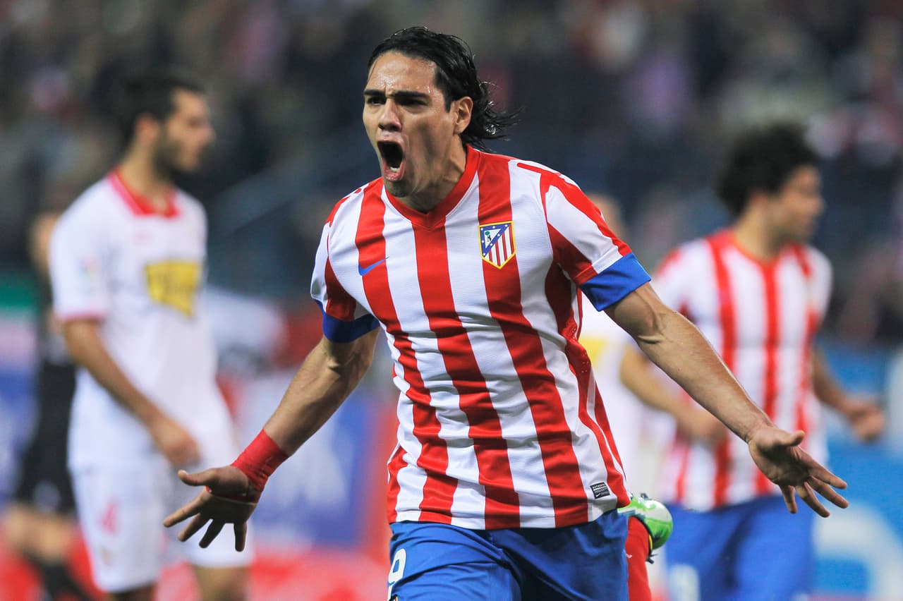 <i>El Tigre</i> anotó con el club rojiblanco 70 goles en 91 partidos y fue campeón de la Copa del Rey y de la Liga de Europa en las dos temporadas en las que estuvo.