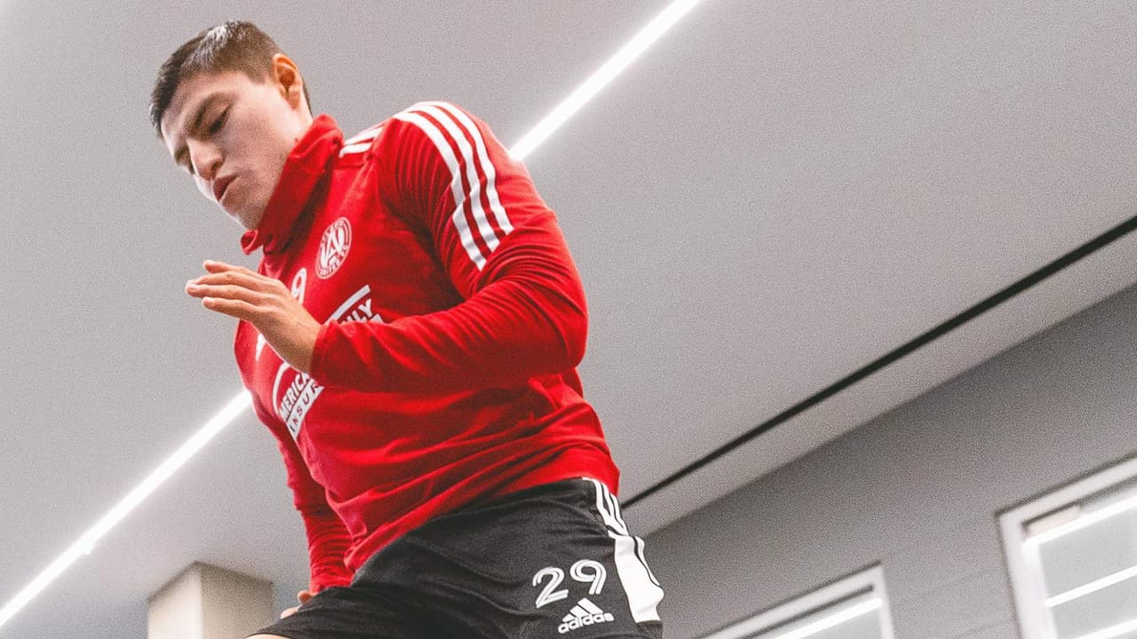 Reciben a Ronaldo Cisneros en el Atlanta United con 'pamba'