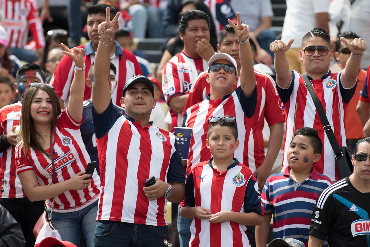 El color de la afición en la Jornada 9