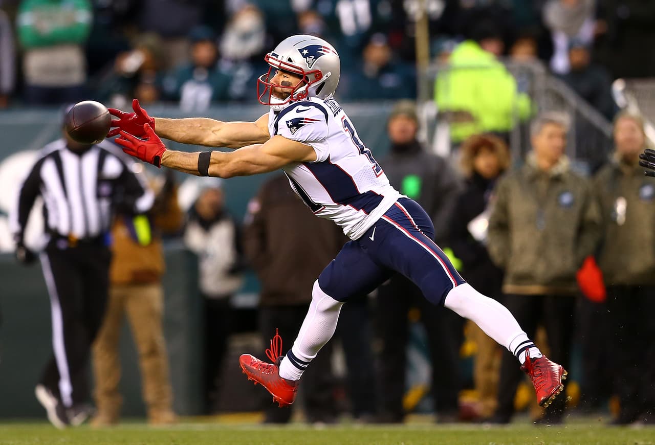 Philadelphia no aprovechó la condición de local y perdiò ante unos inspirados Patriots.