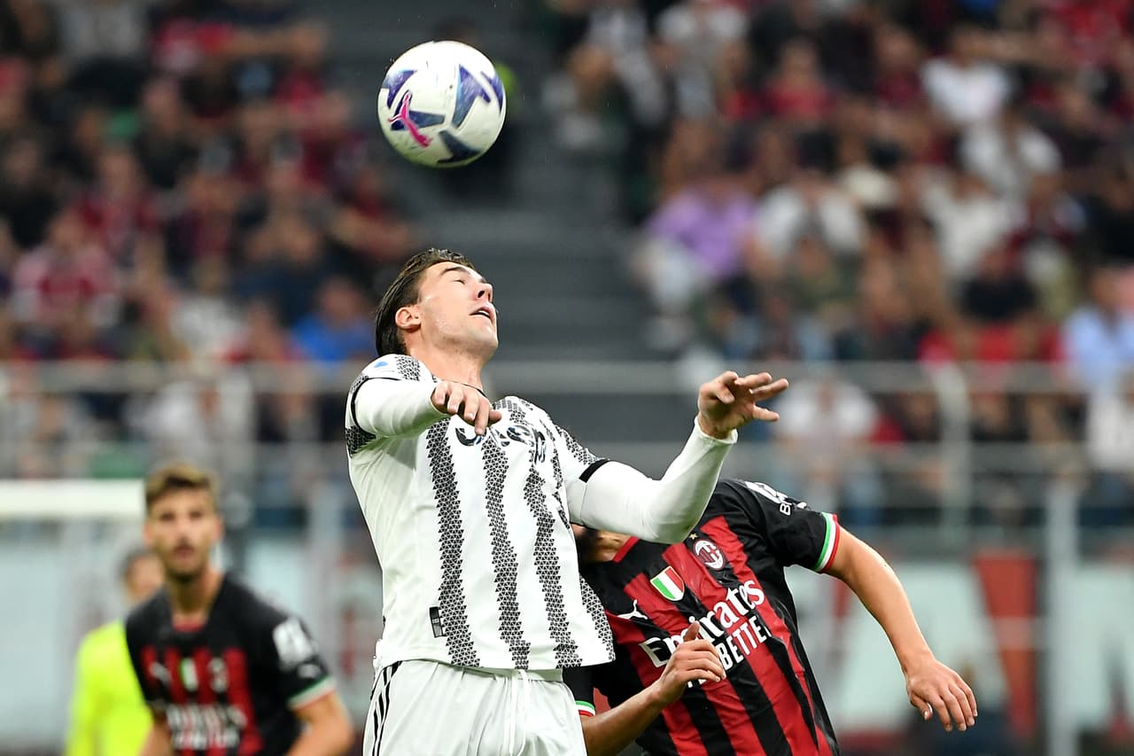 El partido fue sumamente ríspido en uno de los duelos clásicos del futbol italiano.