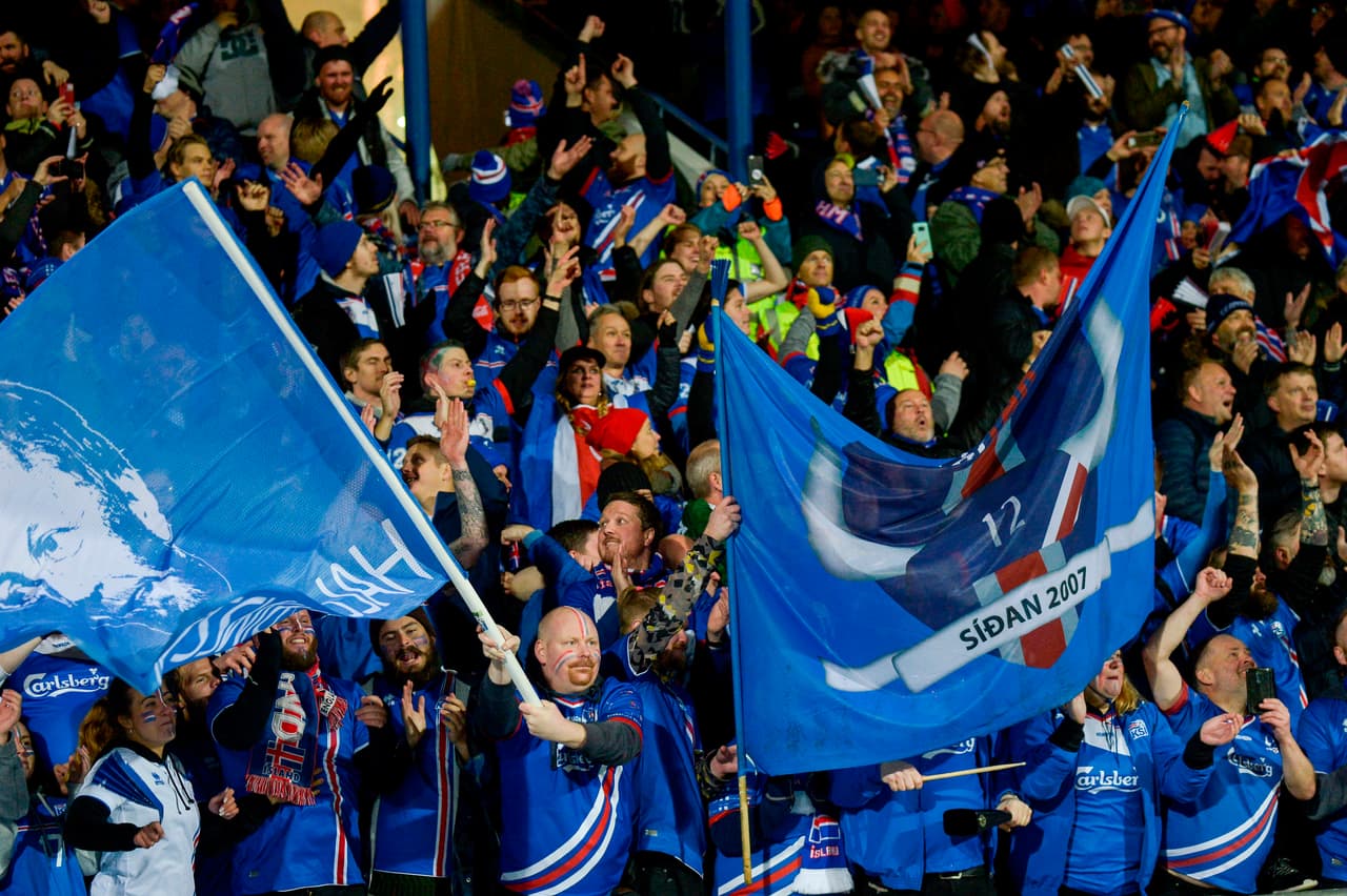 Por supuesto que entre las banderas también se hace alusiones a temas de sus tradiciones locales.