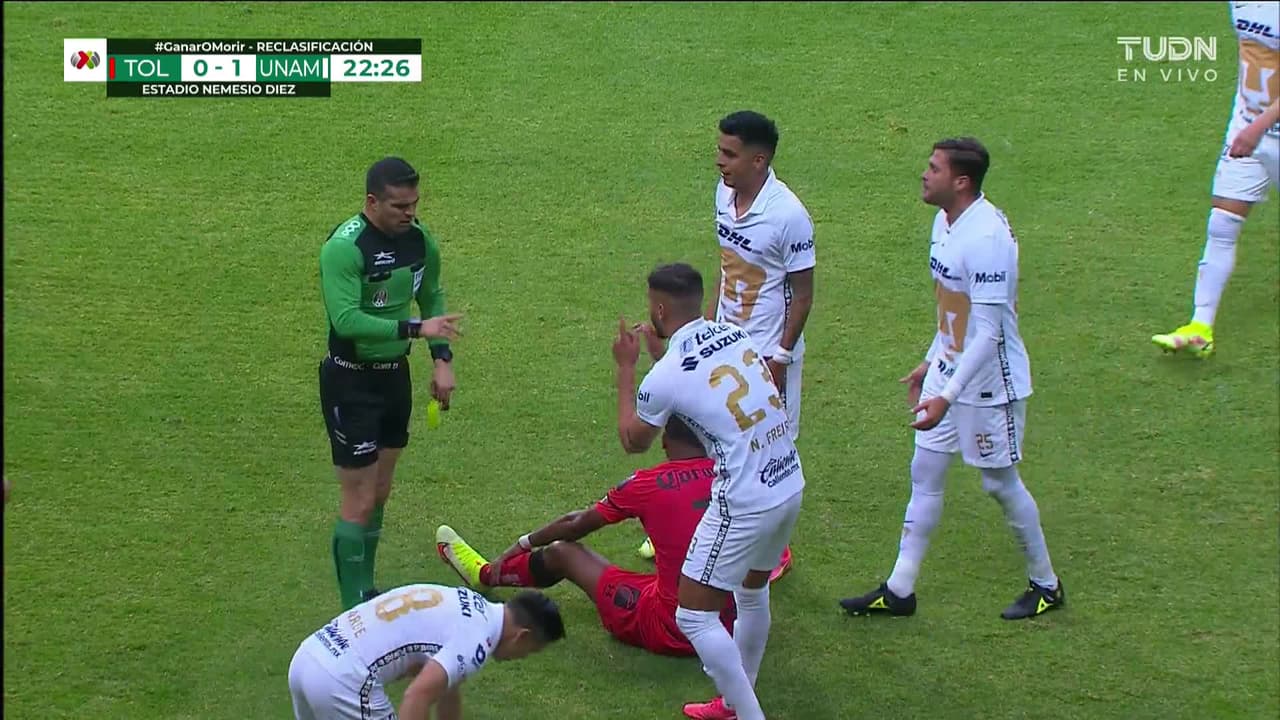 ¡TIRO ATAJADO! disparo por Diogo.